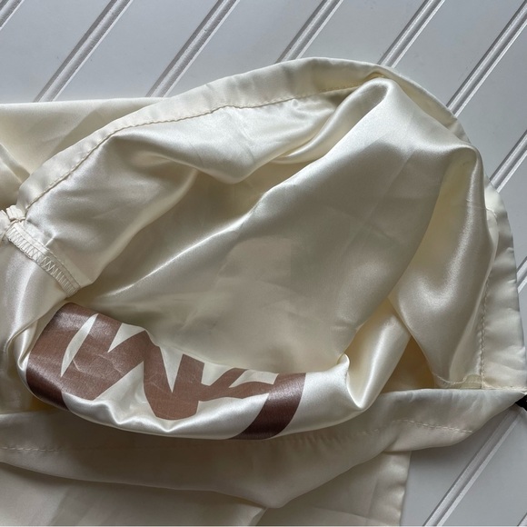 Michael Kors dust Bag Satin drawstring 19 X 18 Off White Brown Logo accessories - Picture 6 of 7